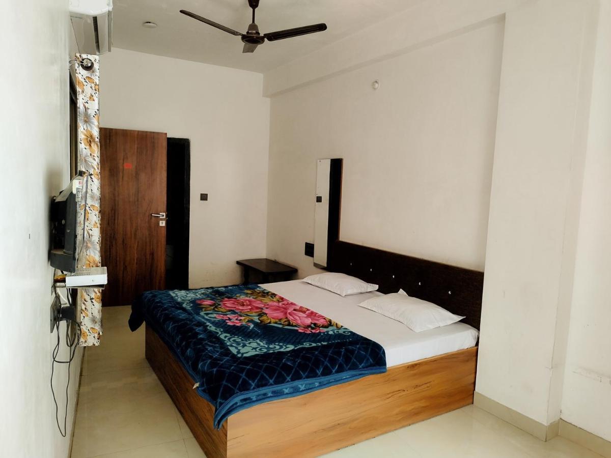 Hotel Guru Kripa - 500Mtr From Shreenathji Temple Nāthdwāra Exterior foto